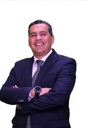 Decano Facultad de Ciencias Empresariales